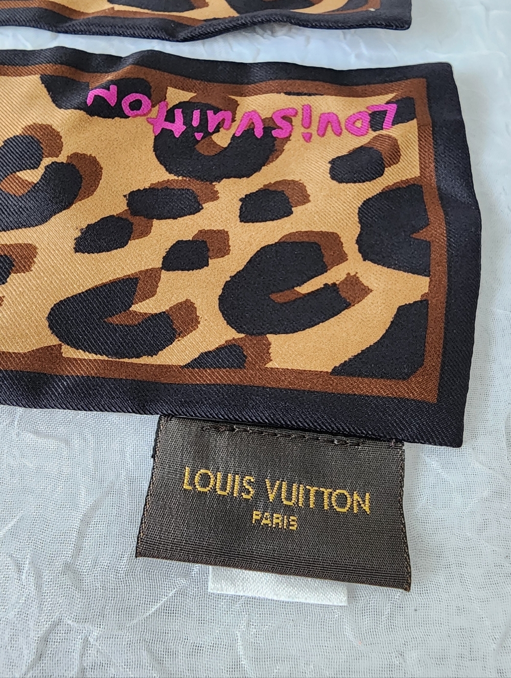 Auth Louis Vuitton Leopard Print Silk Bandeau - Picture 5 of 8
